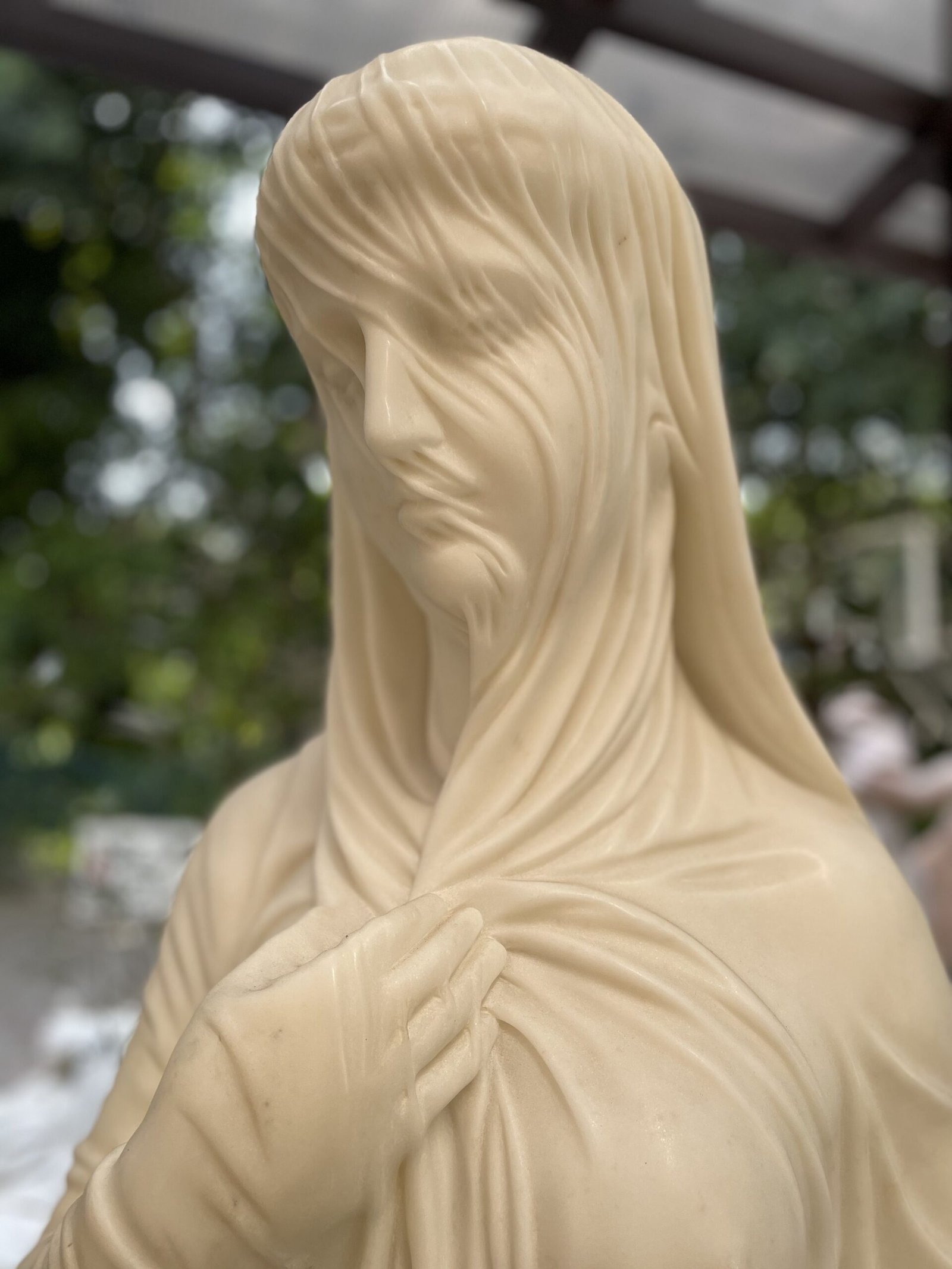 the-veiled-rebecca-statue