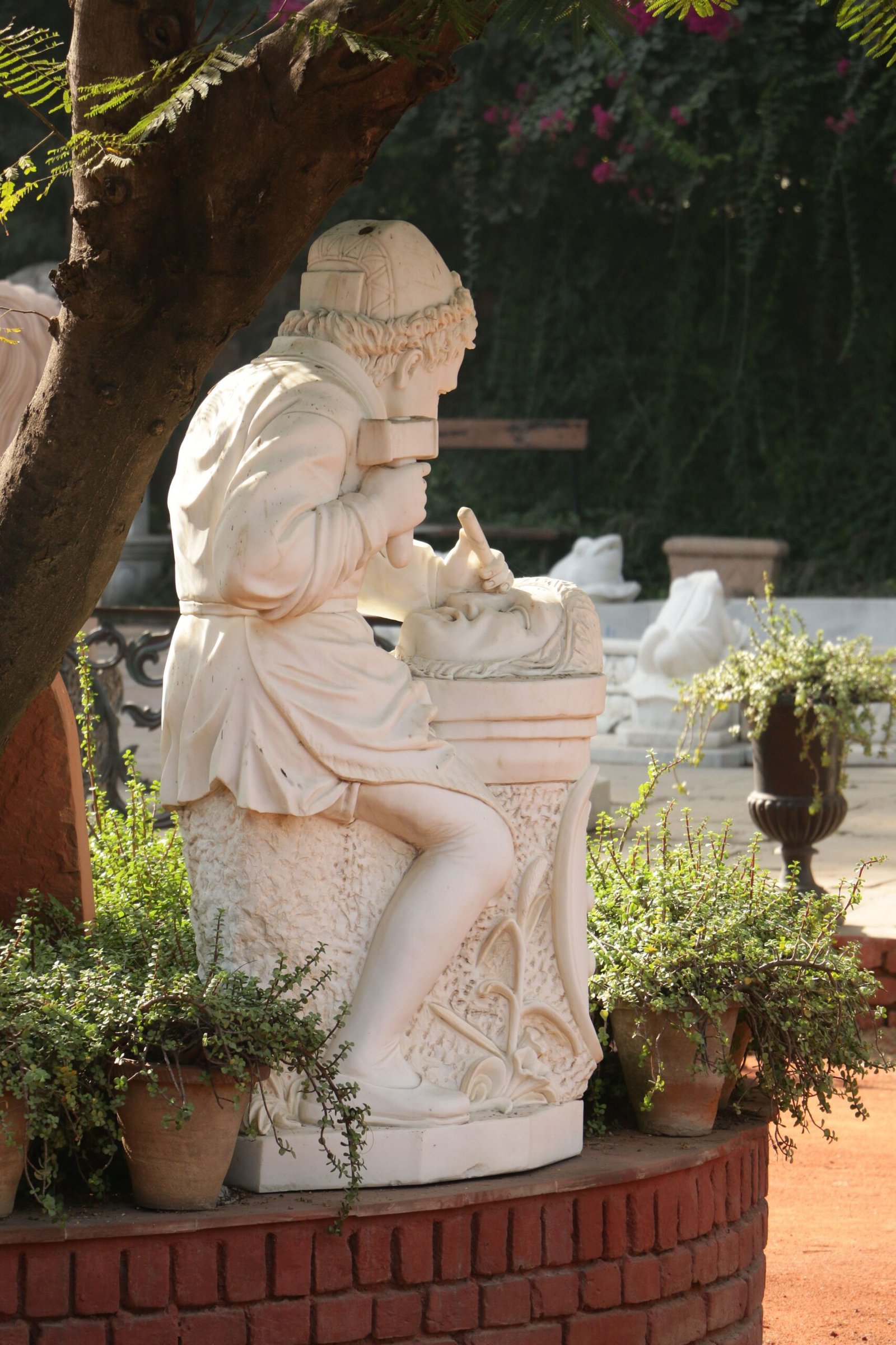 young-michelangelo-statue