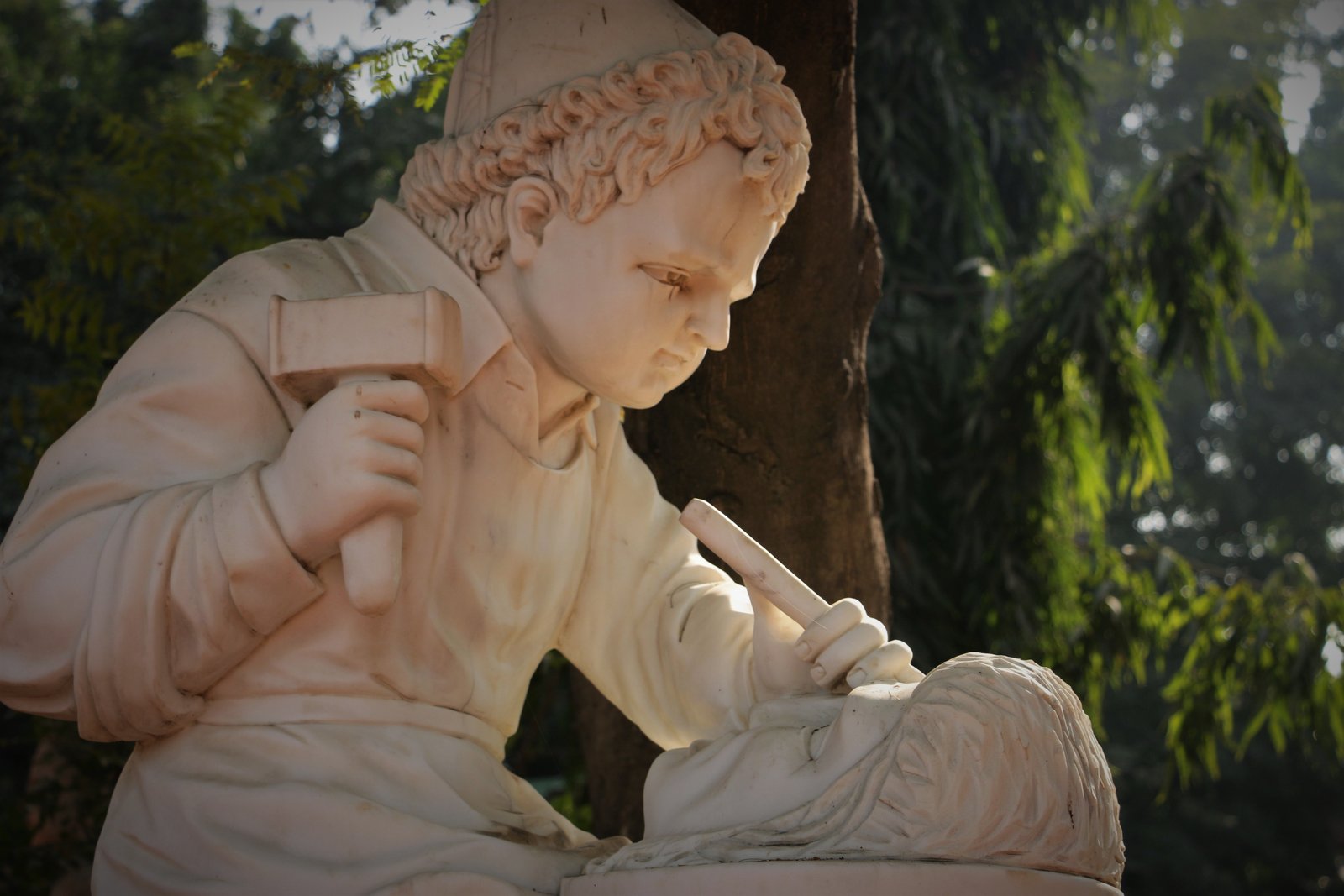 young-michelangelo-statue